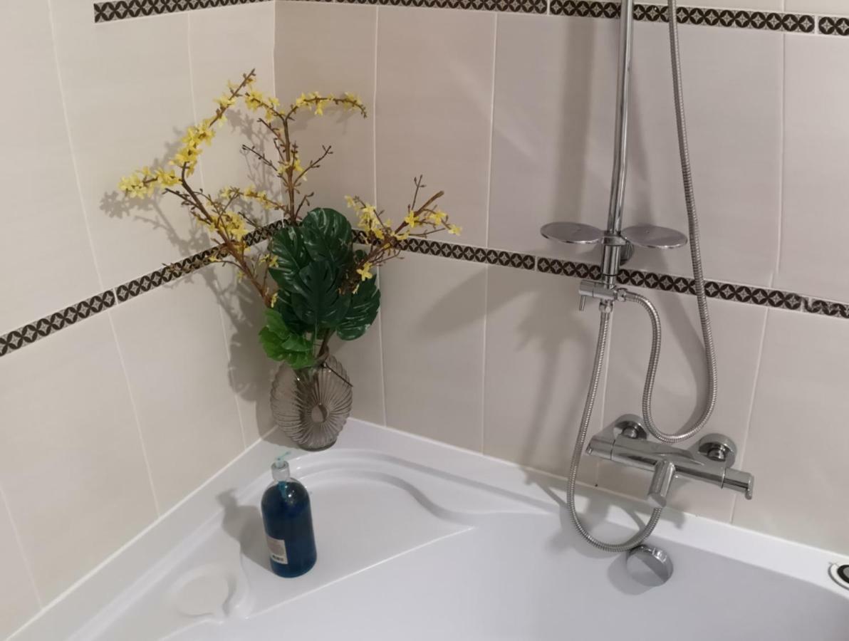 Entre Amie & Spa Cantaron المظهر الخارجي الصورة